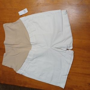 White Gap maternity shorts size 2